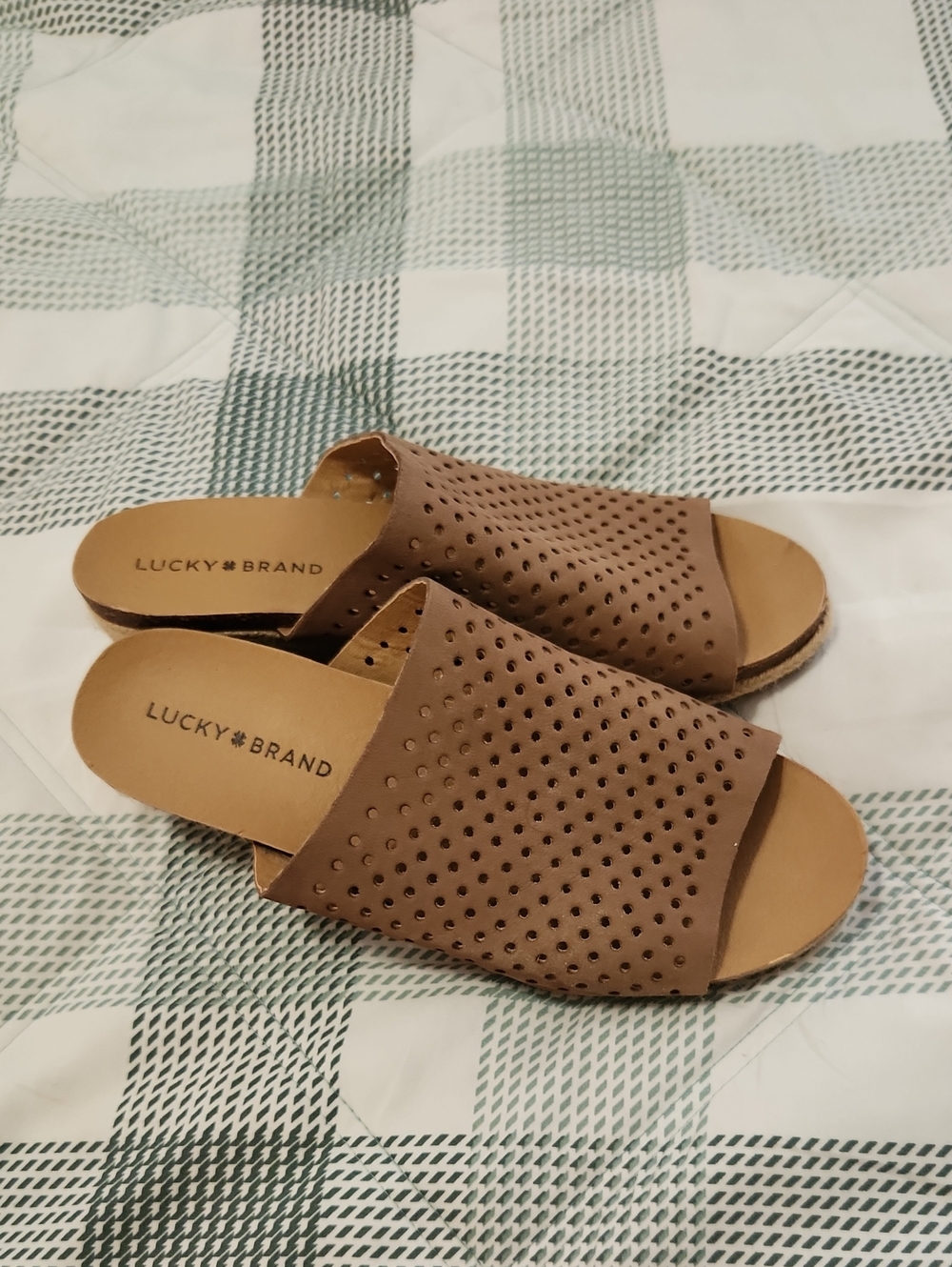 Lucky Brand Women's Taupe Perforated Slide Sandals Size 9.5
